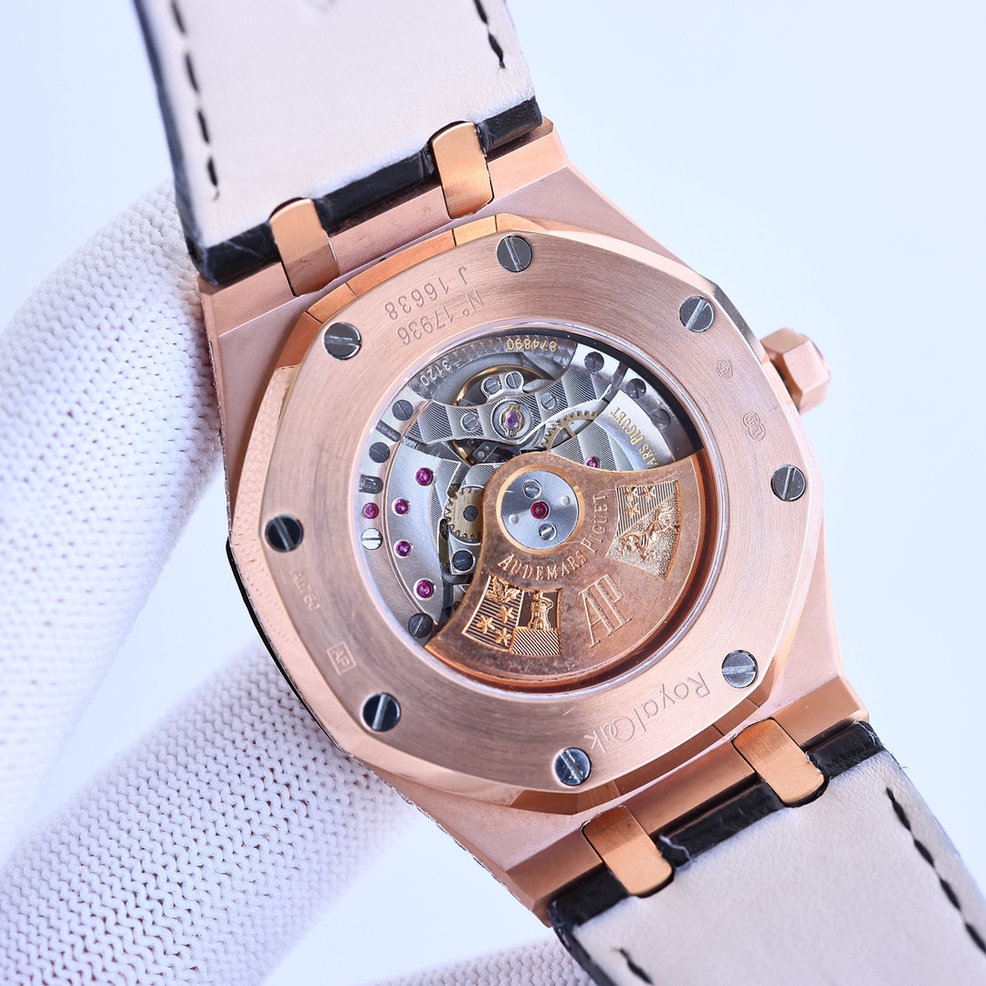 Audemars Piguet Royal Oak Series 15510OR.OO.D002CR.02