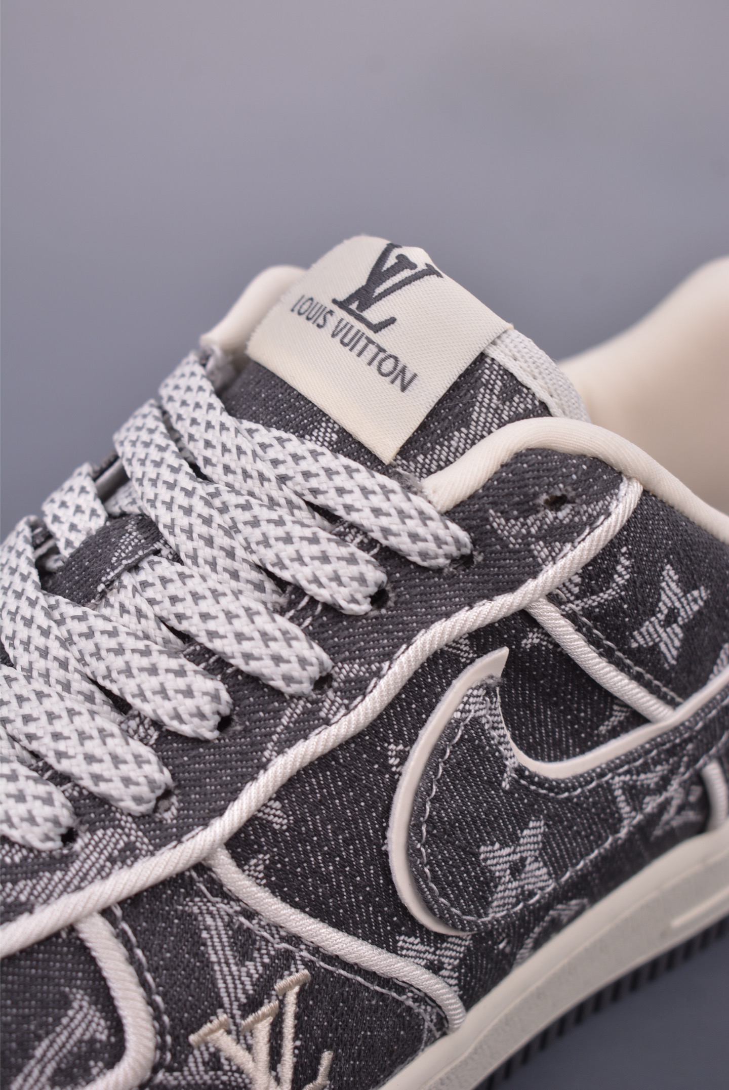 Louis Vuitton x Nike Air Force 1 07 LV8 Low Sneakers Denim Grey Denim Print SC9207-530