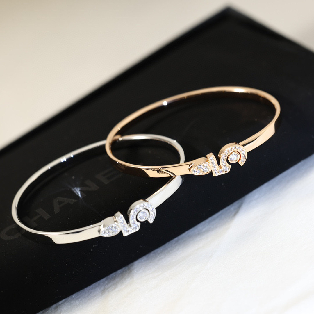 CHANEL No. 5 diamond bracelet