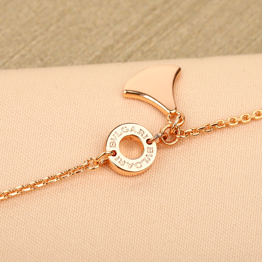 Bulgari diamond fan-shaped necklace
