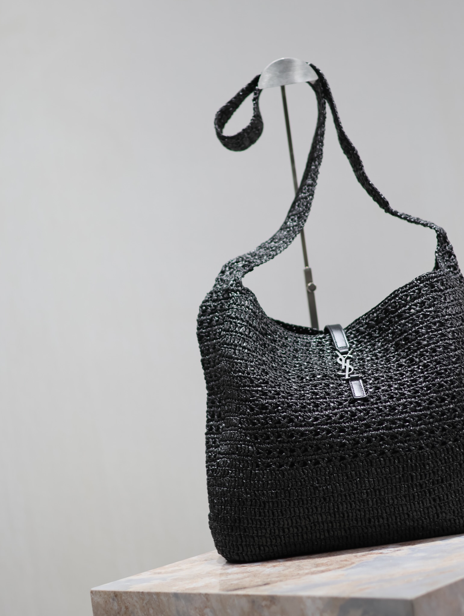 Yves Saint Laurent Woven Bag 690941