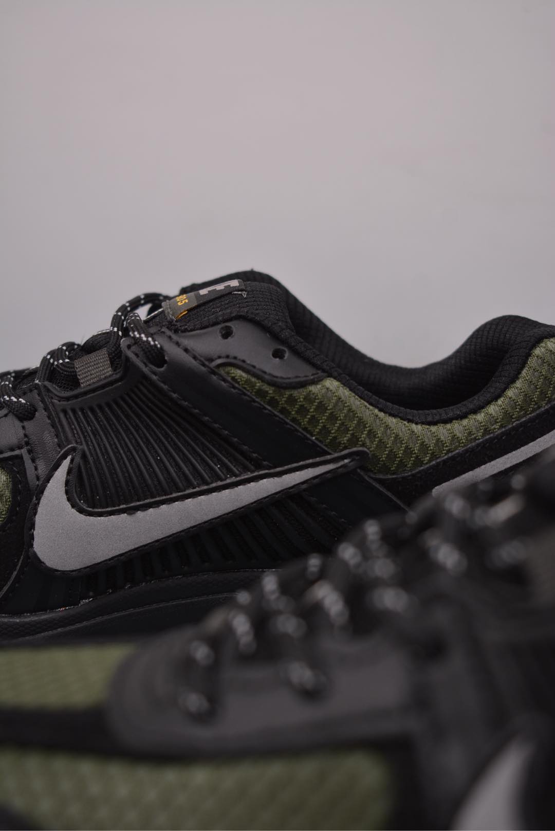 Nike Zoom Vomero 5 SP Black Green HV2527-001