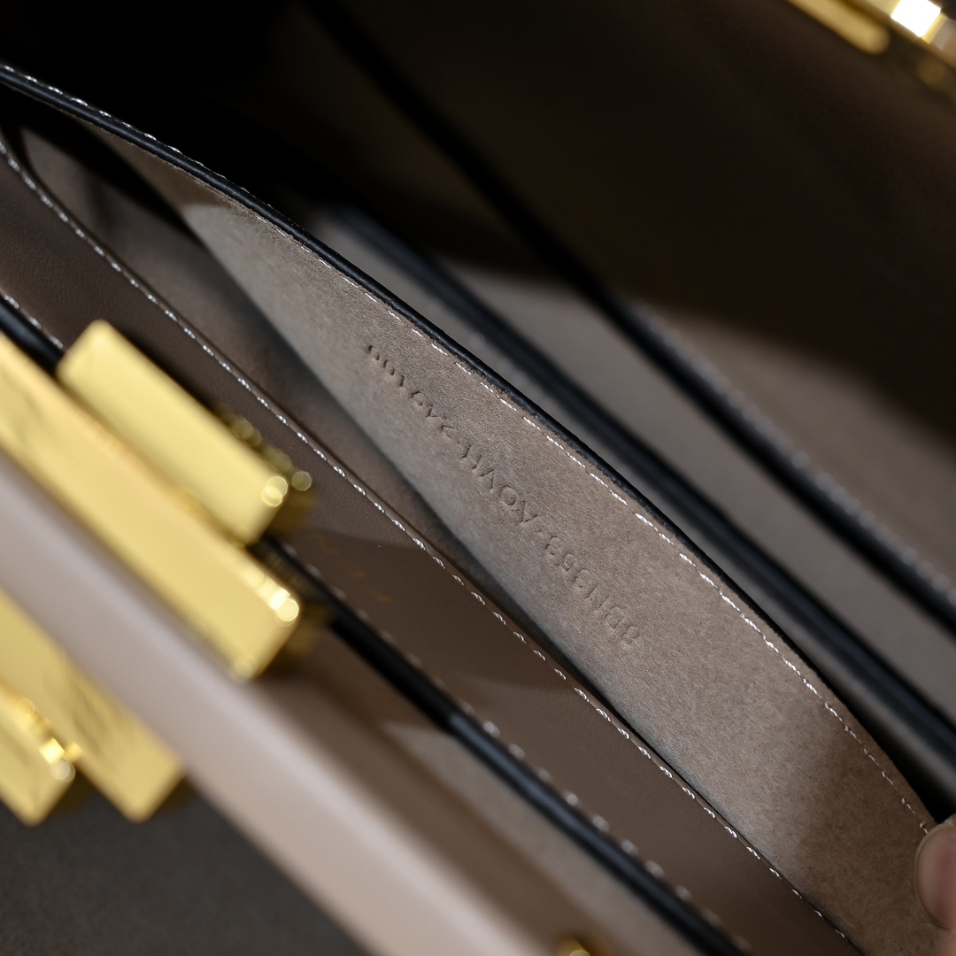 FENDI ekaboo Soft medium handbag 8801