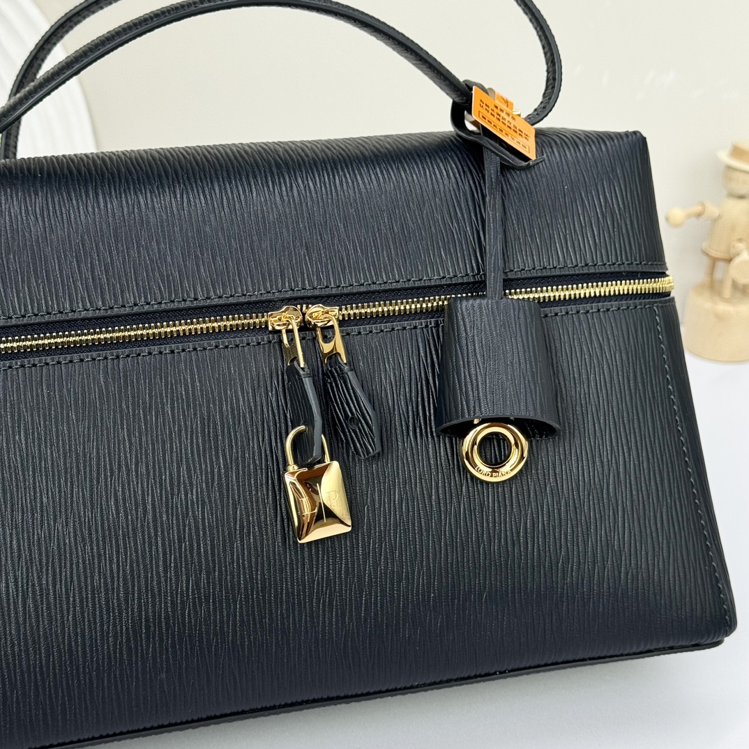 Loro Piana Extra Bag L27 Crossbody Bag FAO4759