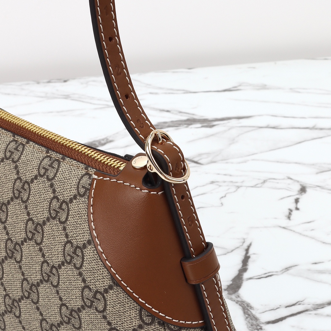 Gucci GG Emblem small shoulder bag 815218 FAEAA 9762