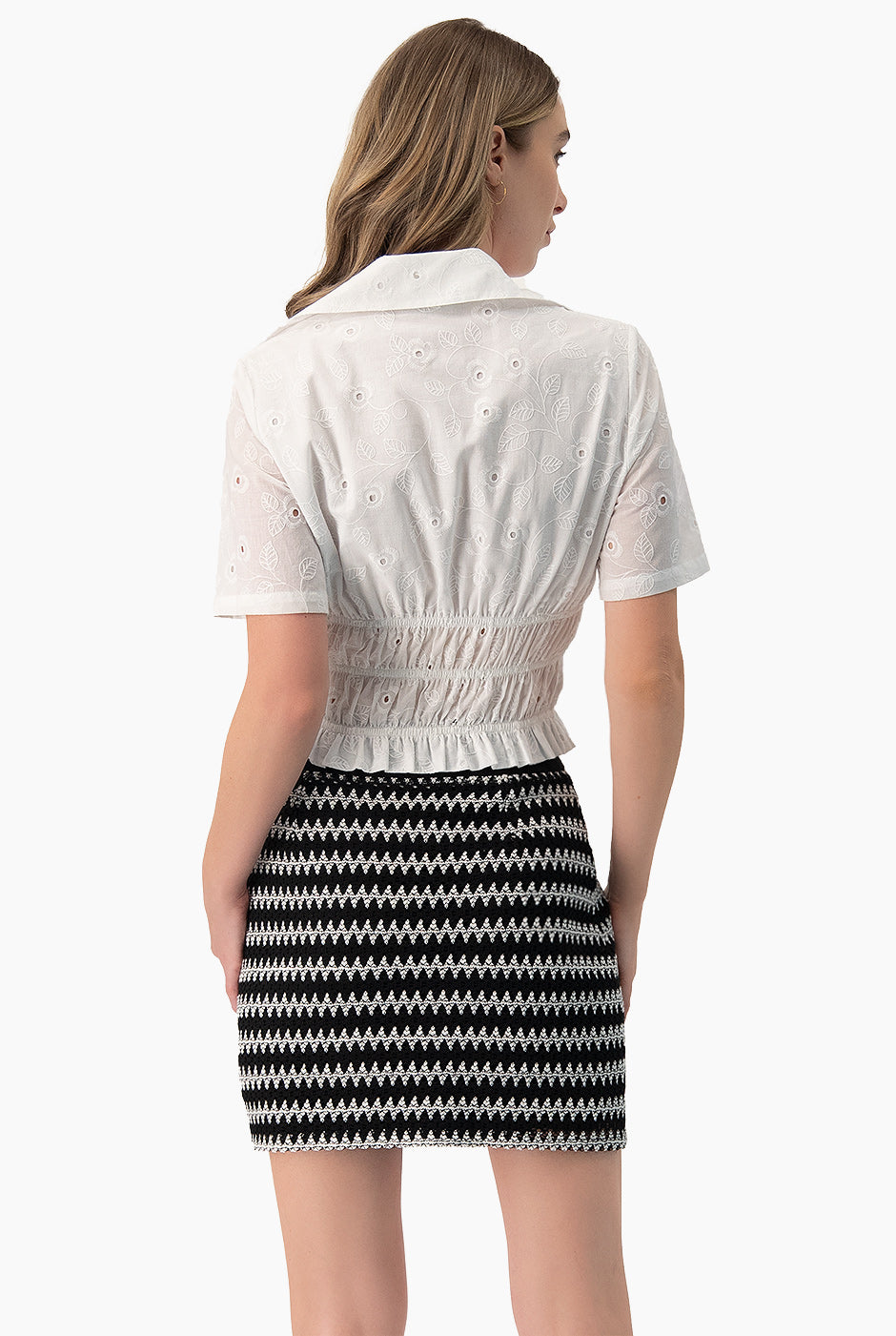 Blusa de manga corta y cintas