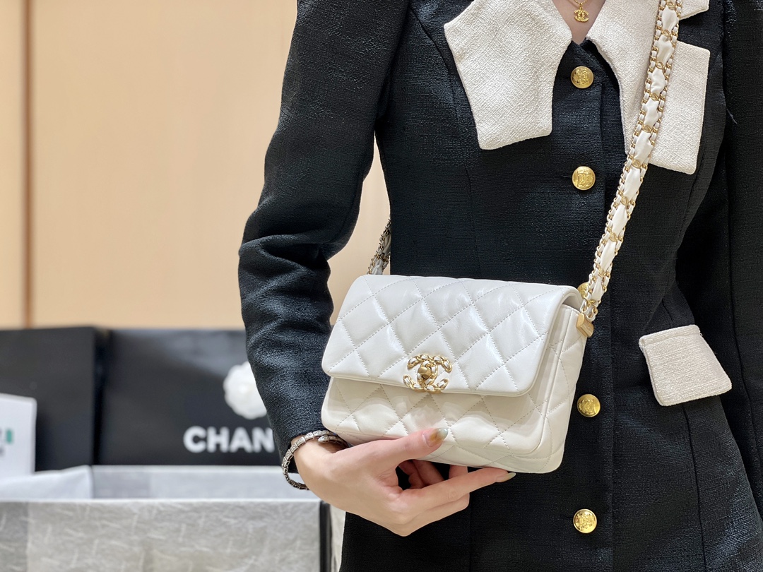 Chanel 23K Autumn and Winter Series Retro Tofu Bag AS4423