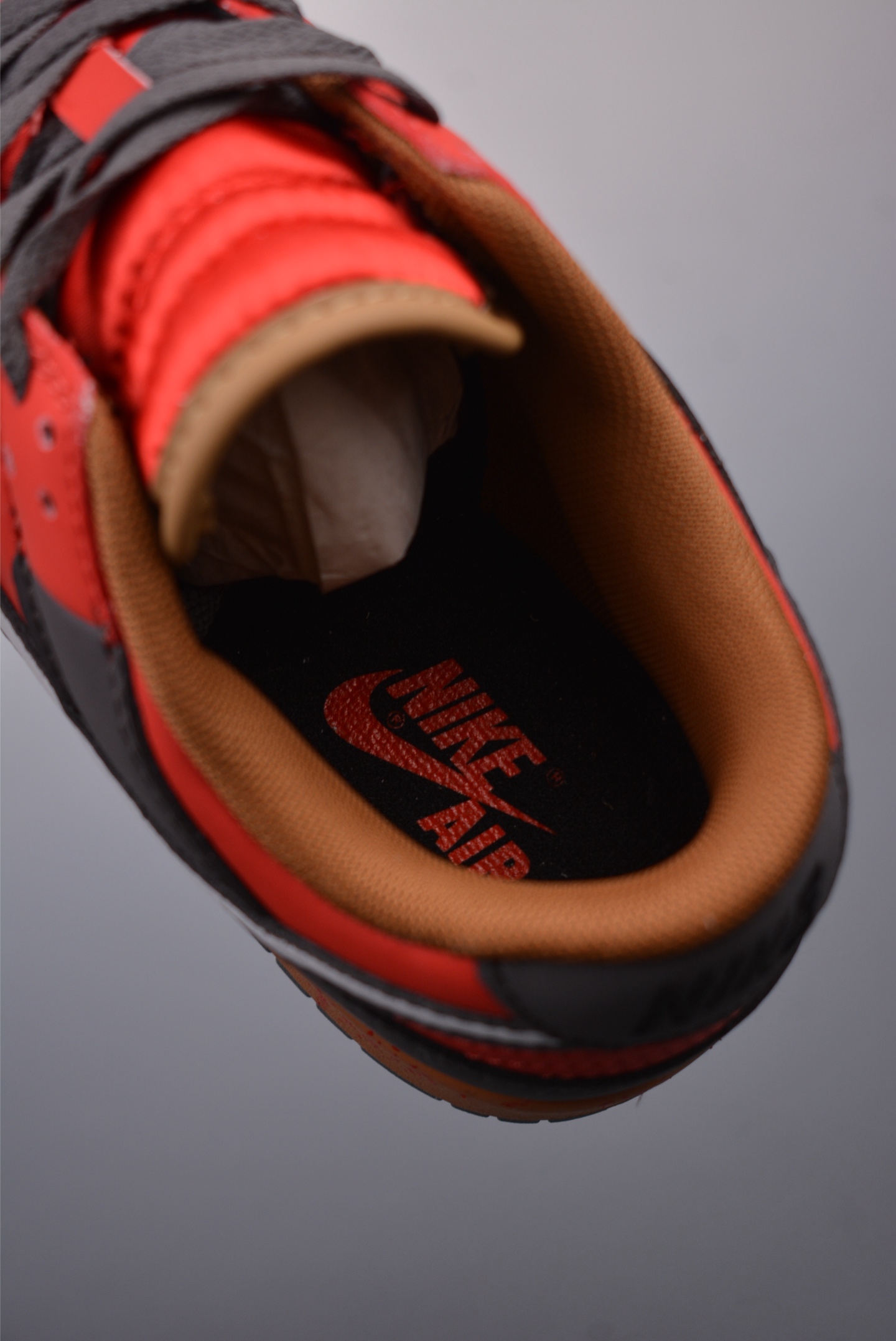 DEADPOOL x NIKE SB DUNK orange red dark gray