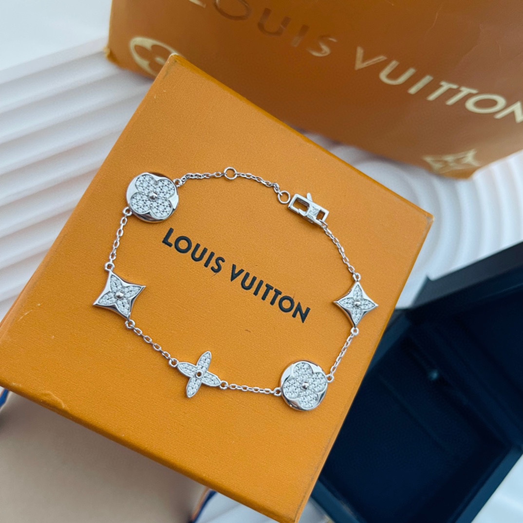 Louis Vuitton new five-flower full diamond bracelet