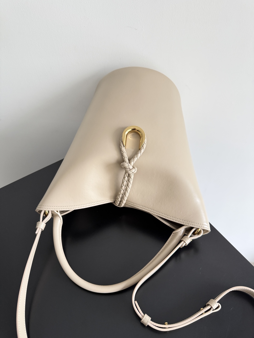 Bottega Veneta 2025 New Arrival Women's LIBERTA Small Bucket Bag 806038