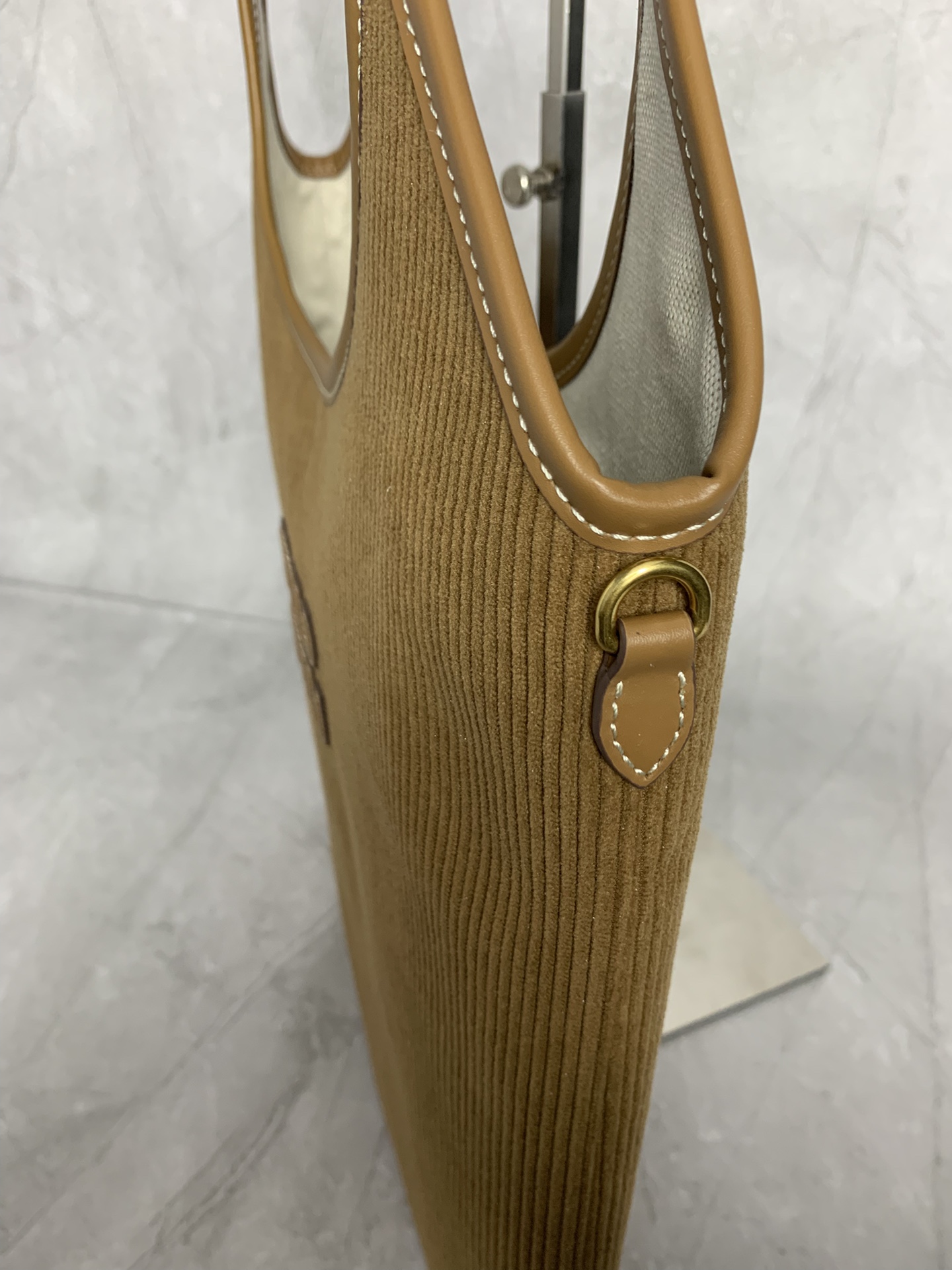 Miu Miu hobo tote 5BG231