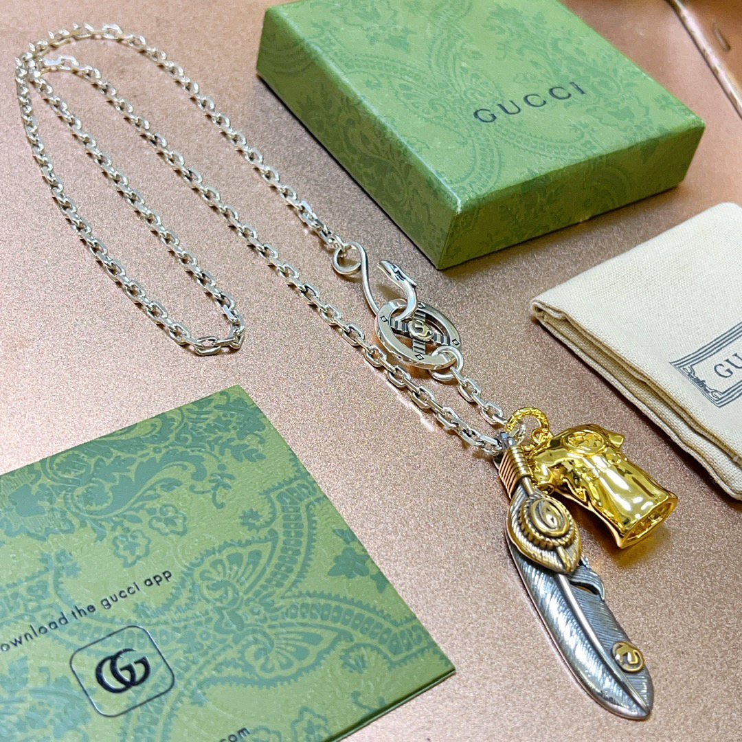 Gucci Anger Forest series gold T-shirt feather necklace