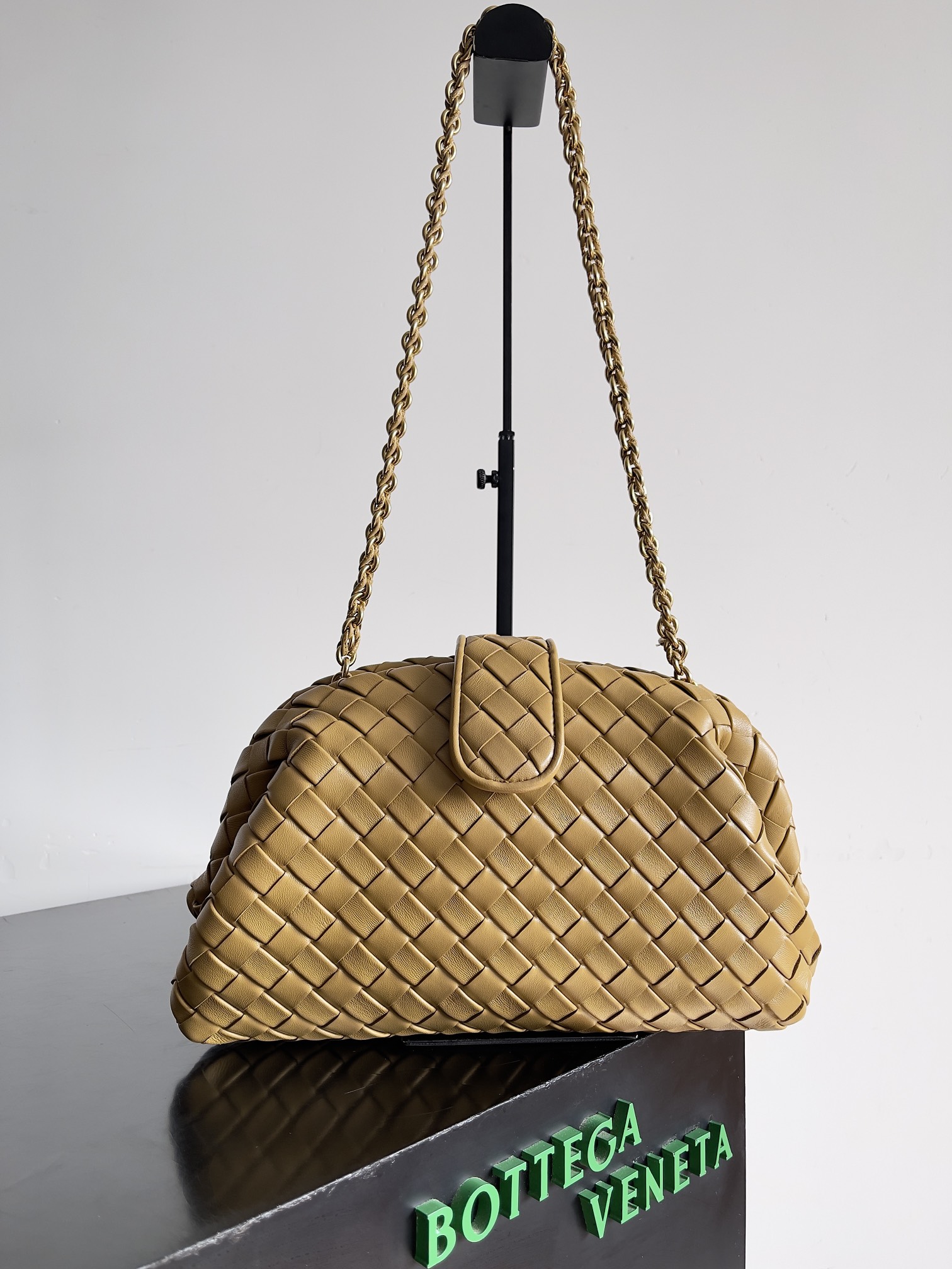 Bottega Veneta LAUREN CLUTCH chain clutch bag 785807