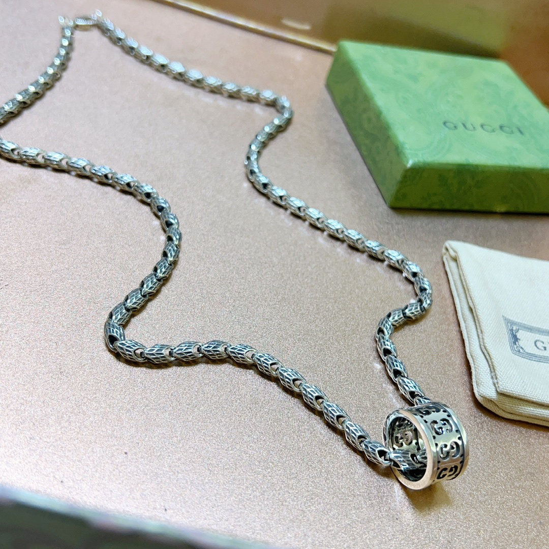 Gucci Anger Forest Series GG Hollow Ring Vintage Necklace