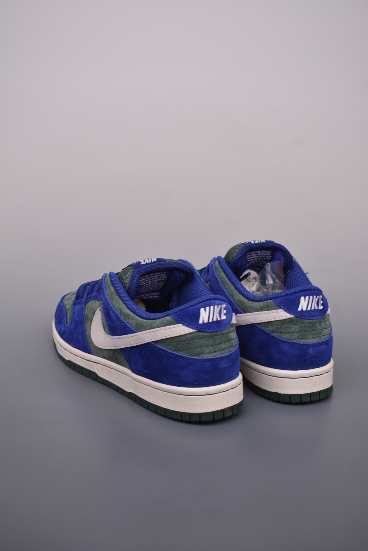 Nike SB Dunk Low Pro Deep Royal Blue suede blue and green HF3704-400