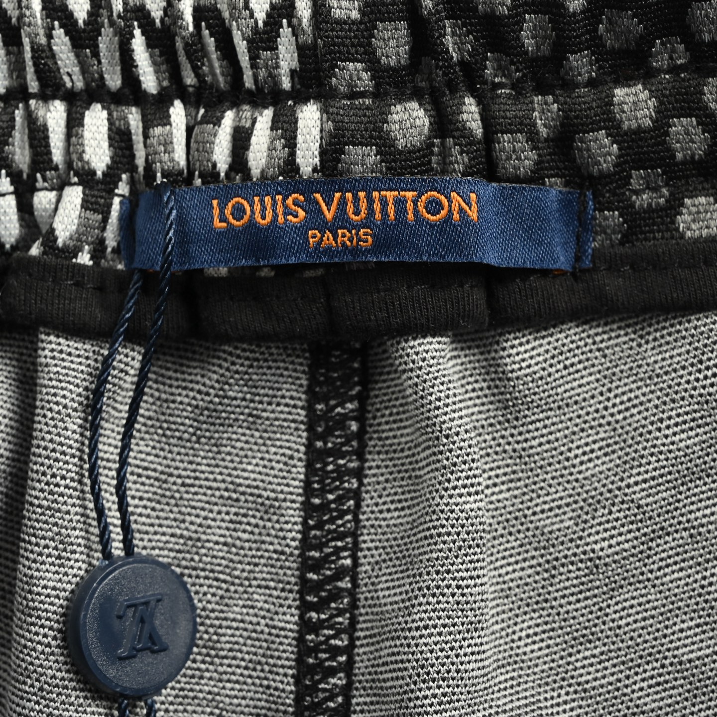 Louis Vuitton 25ss Pharrell checkerboard rhinestone wool shorts
