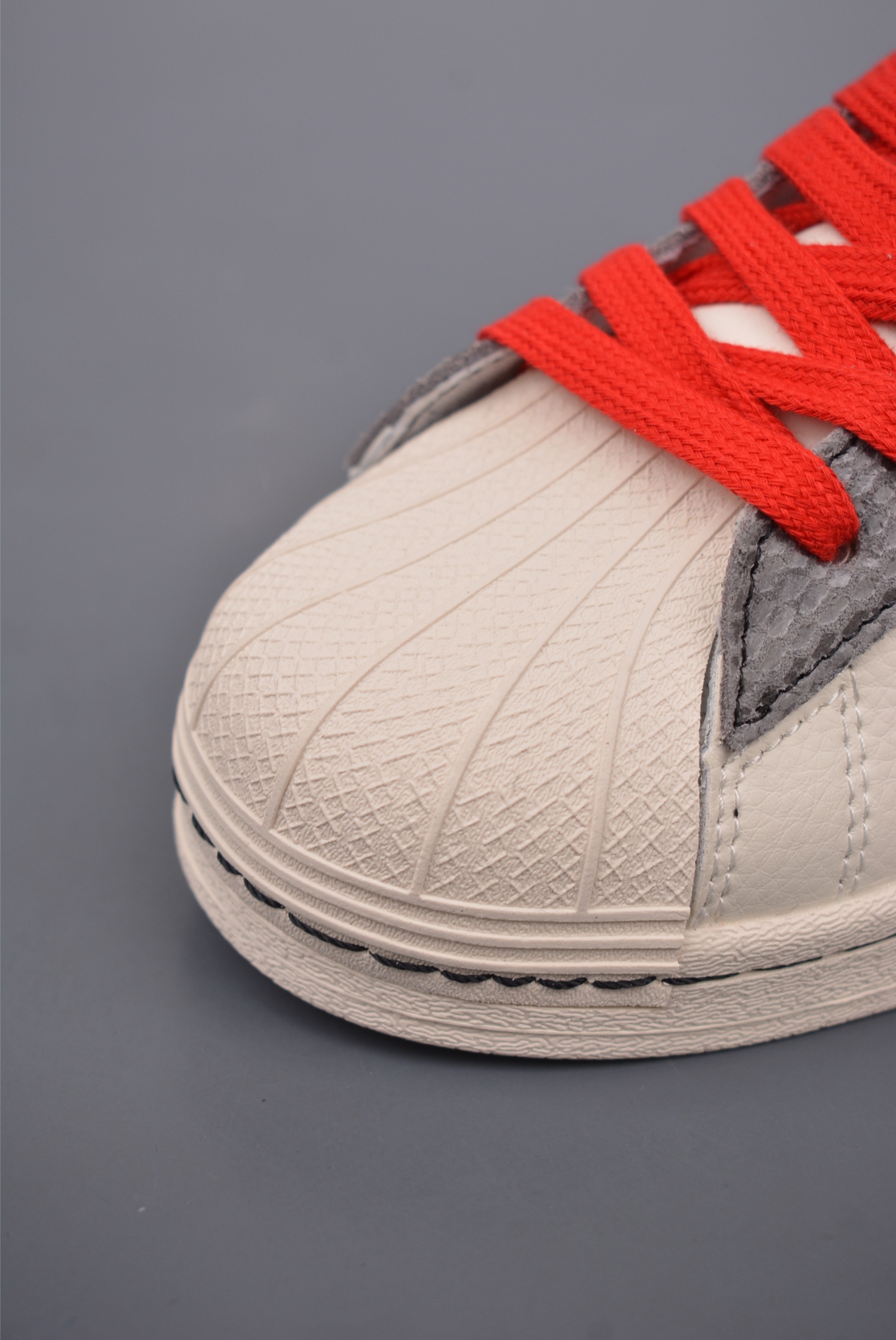 gucci x Adidas Originals Superstar leather white and red snake print BZ2522