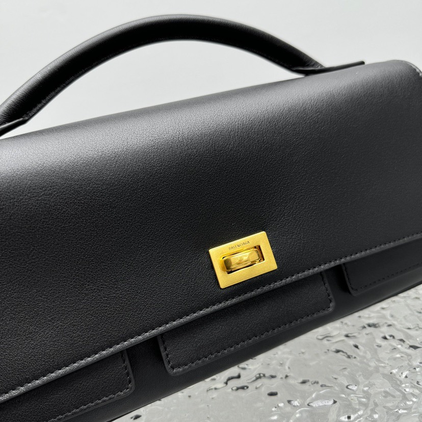 Balenciaga bel air clutch 92590