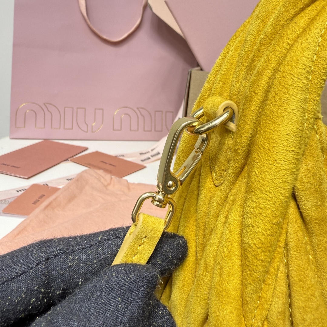 Miu Miu Miu Wander suede leather handbag 5BC125