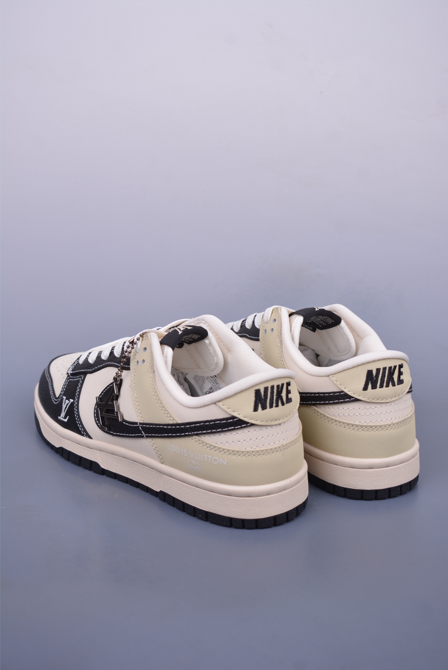 LV x Nike SB Dunk Low Sneakers Beige Black QF15681-124