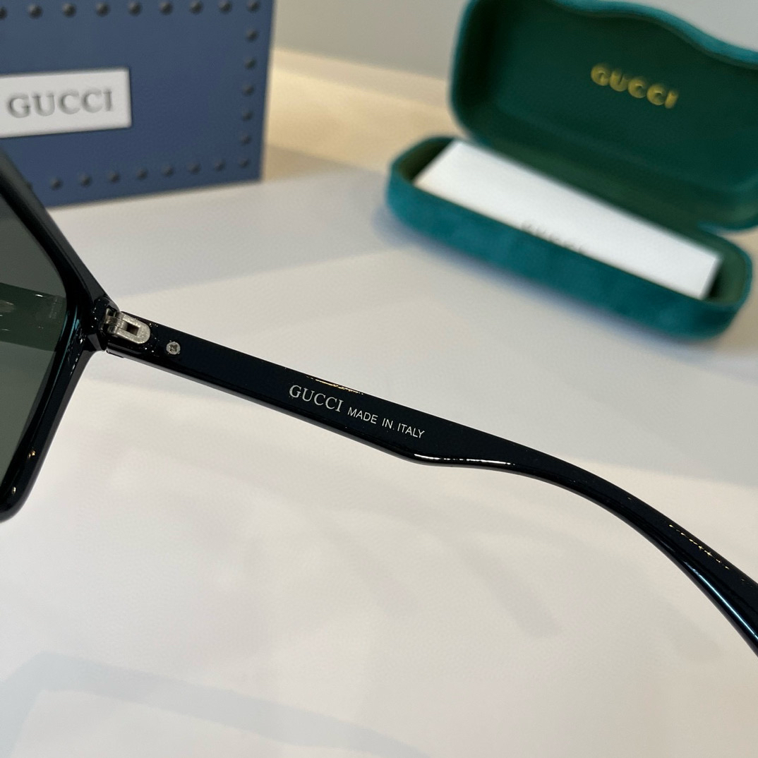 Gucci Square Frame Sunglasses