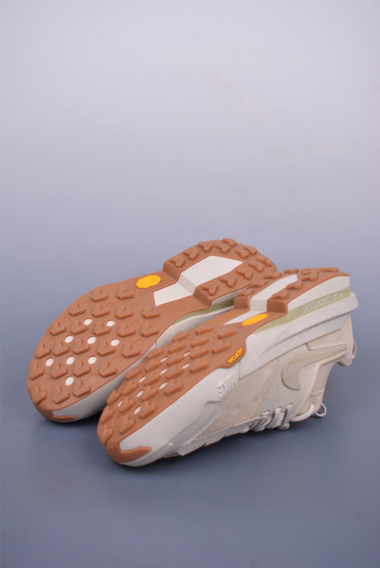 Sacai x NIKE Zegama Dome SP running shoes Khaki Desert Double Hook HQ8618-101