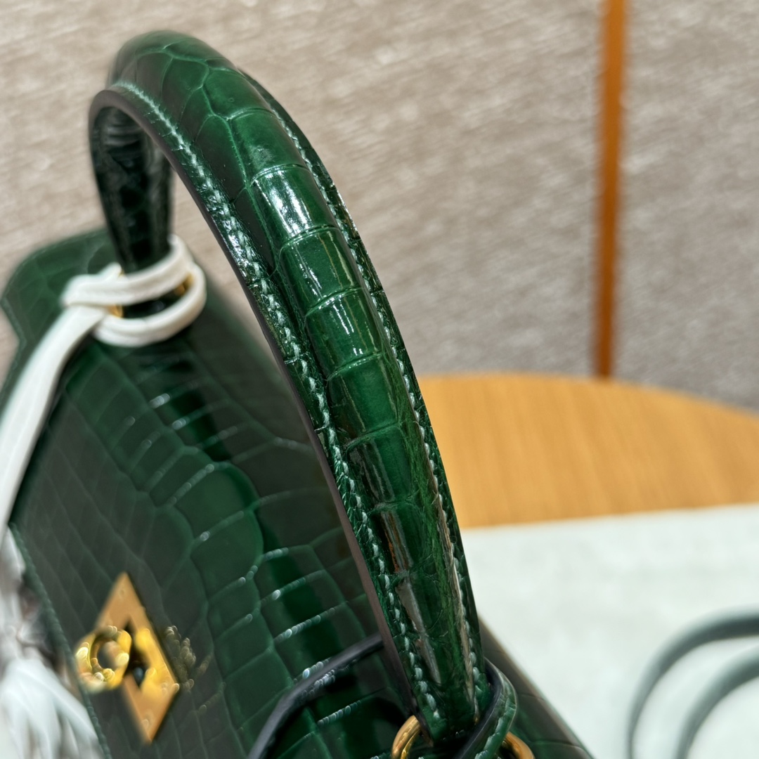 Hermès Kelly 67Vert Fonce (Handmade to order)
