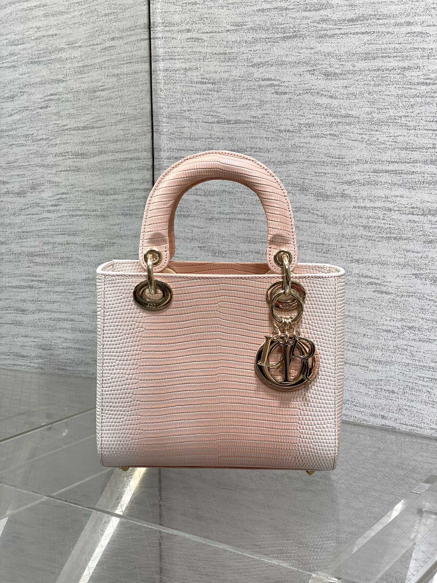 Dior Lady Dior four-grid rare lizard pattern handbag