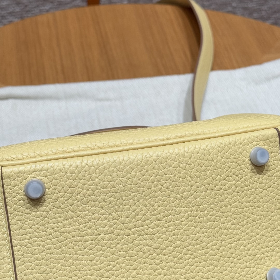 Hermès Mini Lindy 1ZJaune Poussin Handbag (Handmade to Order)
