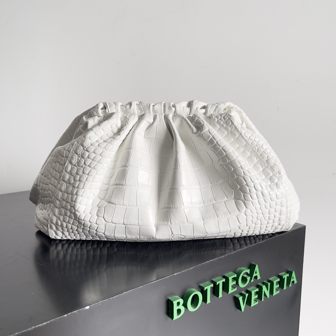 Bottega Veneta POUCH crocodile pleated cloud bag 576227