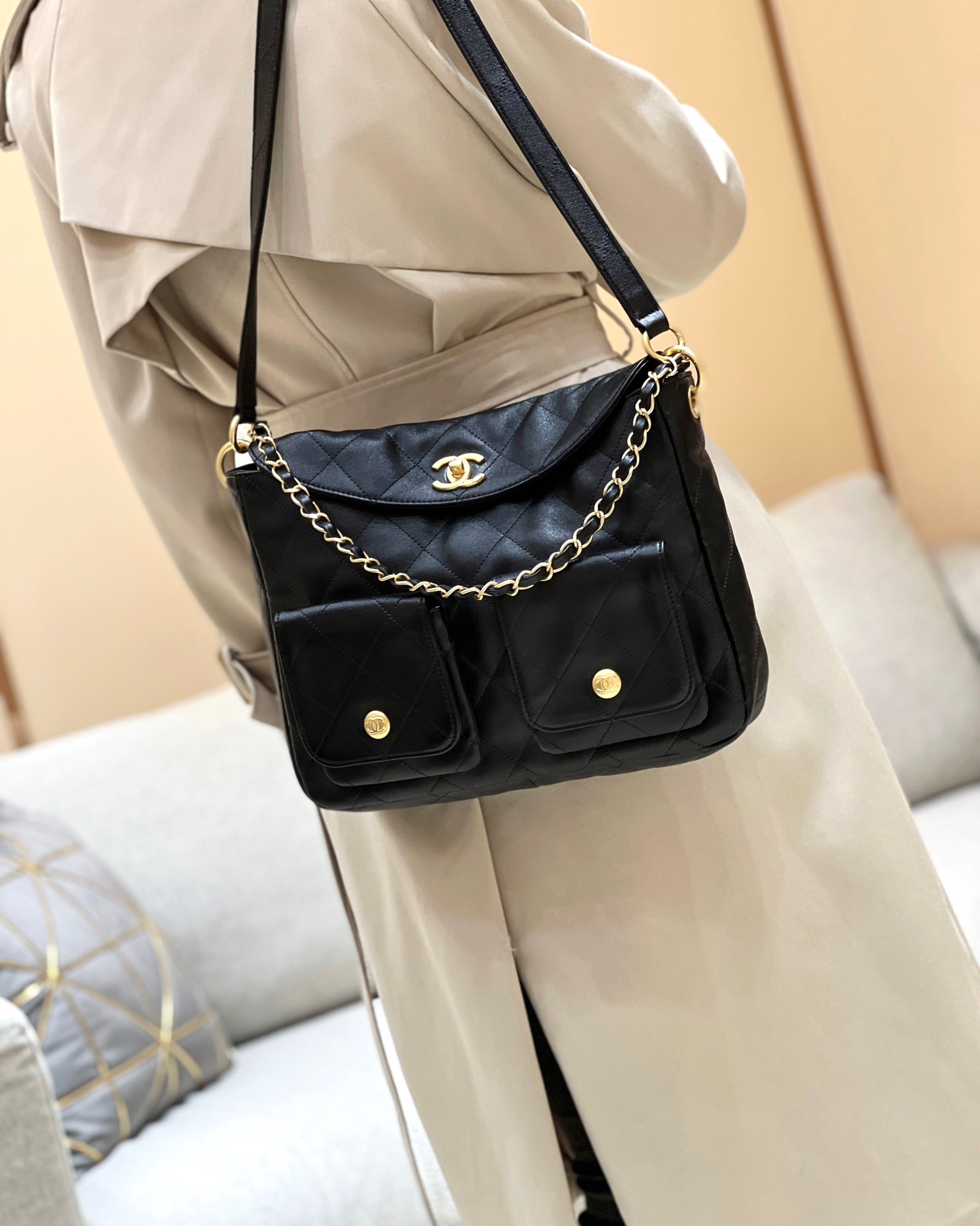 Chanel 24A Haute Couture Collection vintage messenger bag AS4993