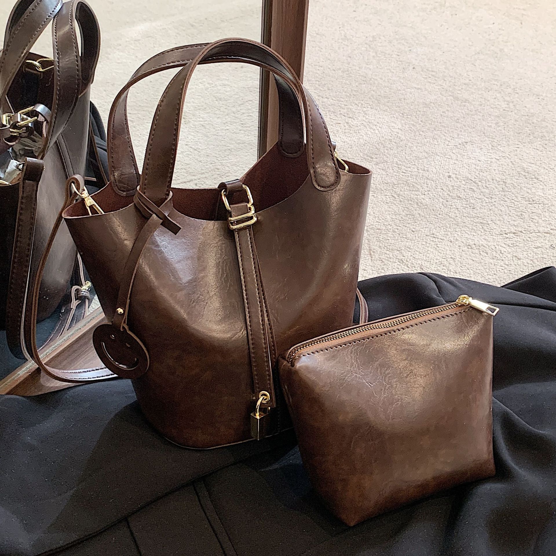 🔥TOP 1 BEST-SELLING BAG - Large Capacity Cowhide Bucket Bag