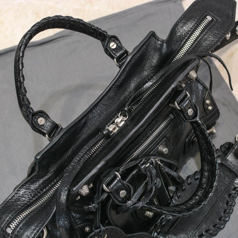 Balenciaga Neo cagole motorcycle bag
