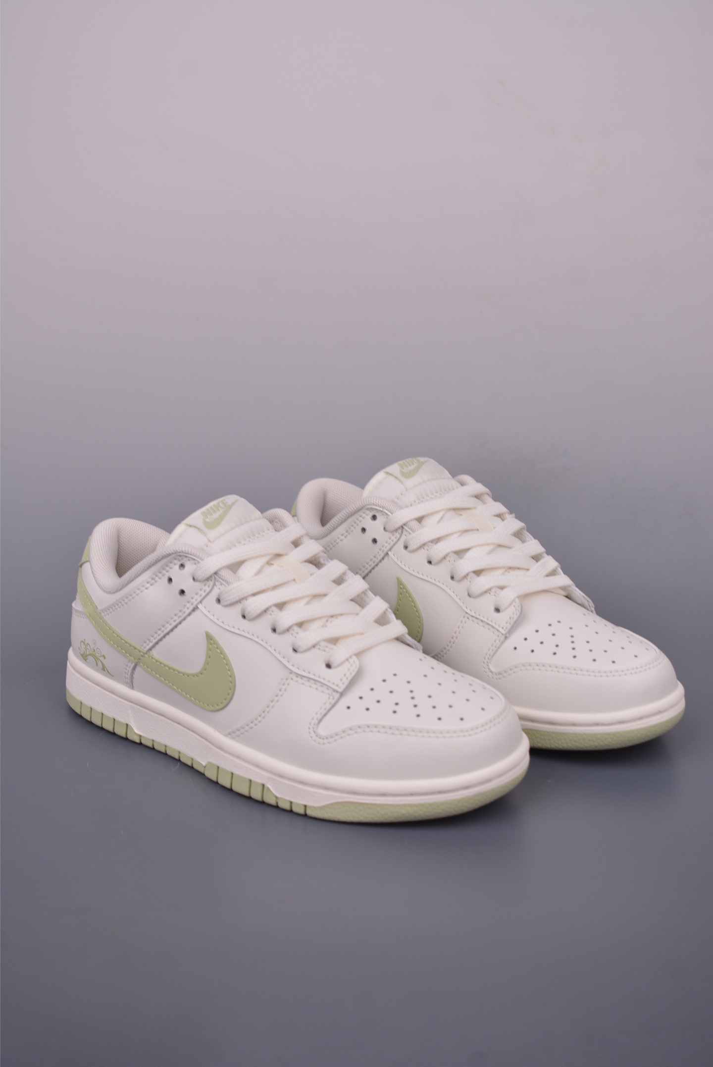 Nike SB Dunk Low 