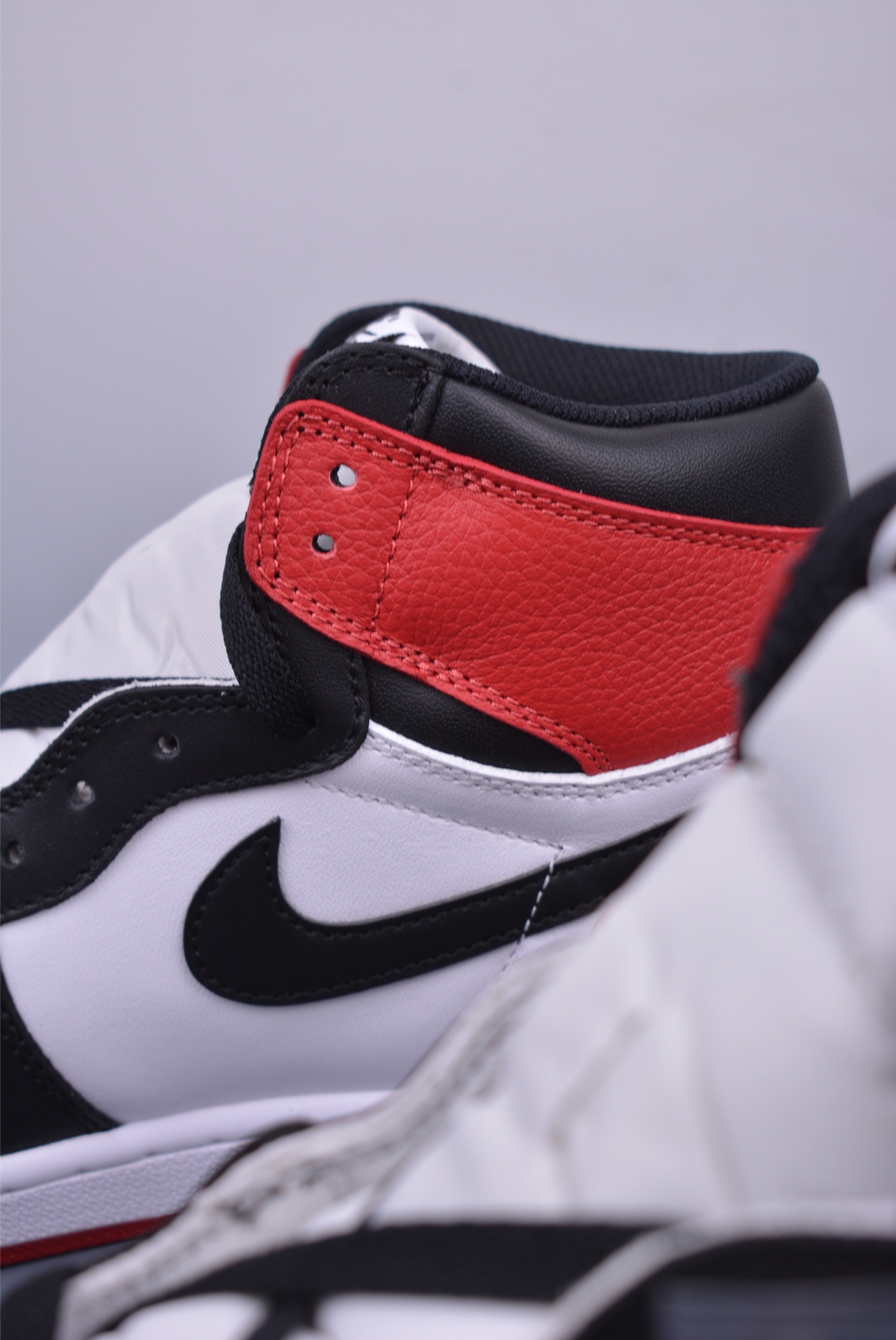 Air Jordan 1 Retro High OG Black Toe AJ1 basketball shoes Black Toe Black Head 555088-125