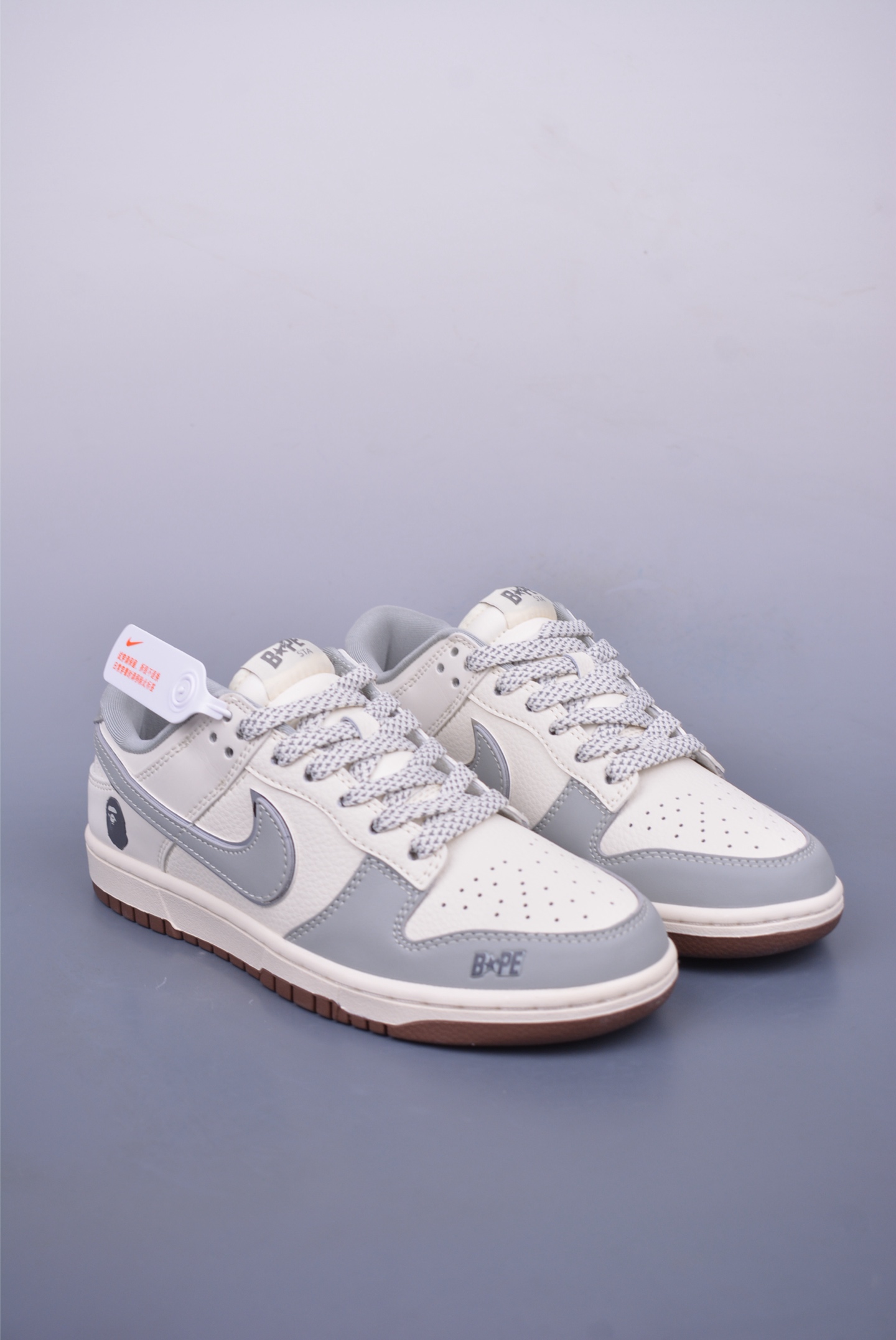BAPE x Nike SB Dunk Low sneakers White and Gray JJ2508-558