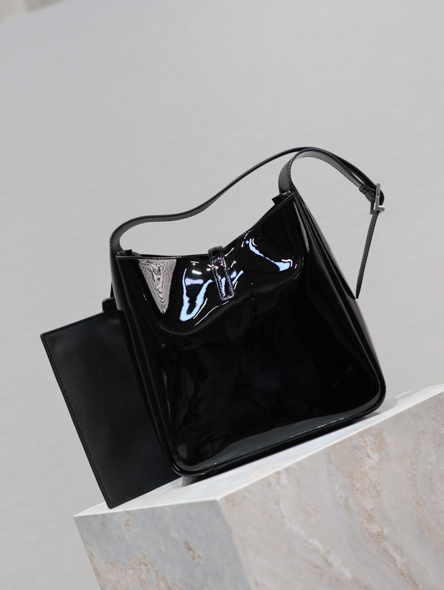 Yves Saint Laurent LE 5A7 Underarm Bag 713938