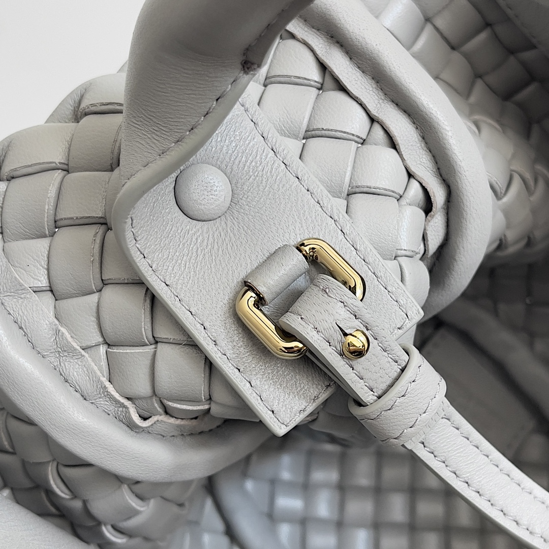 Bottega Veneta Cobble Mini Bag 805739