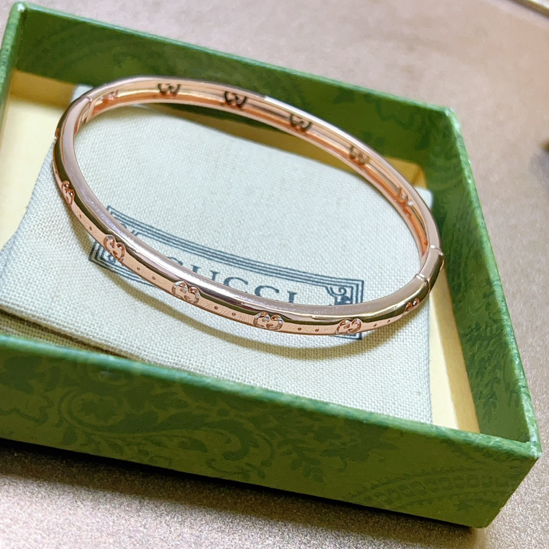 Gucci Thin Ring Engraved Rose Gold Bracelet