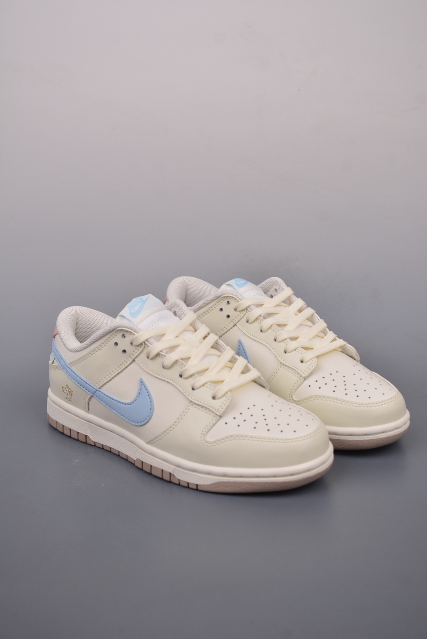 Nike SB Dunk Low Retro Sneakers Cupid's Heart YW0212-012