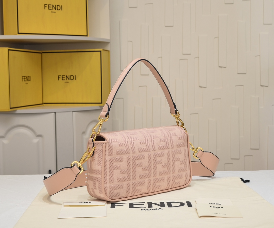 FENDI Baguette Shoulder Bag 1002