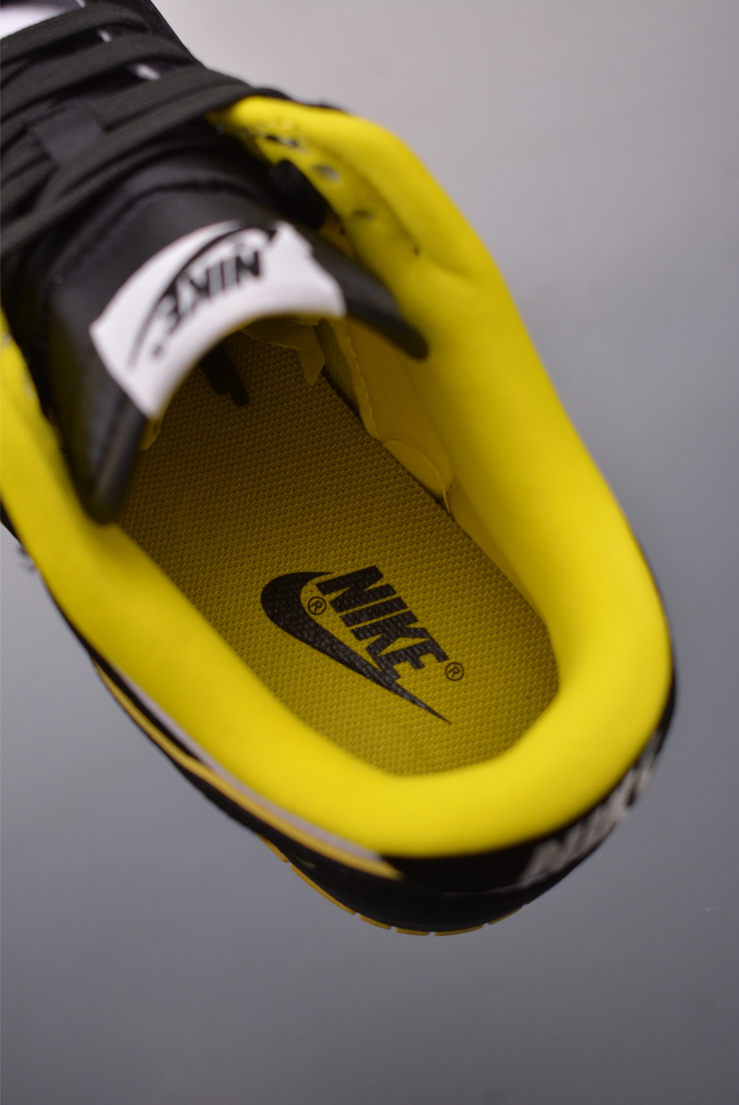 Fragment Design x Nike SB Dunk Low SP Black White Yellow KK1333-026