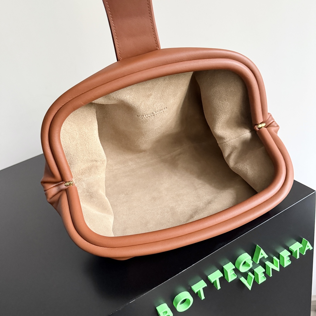 Bottega Veneta LAUREN CLUTCH Clutch 785807