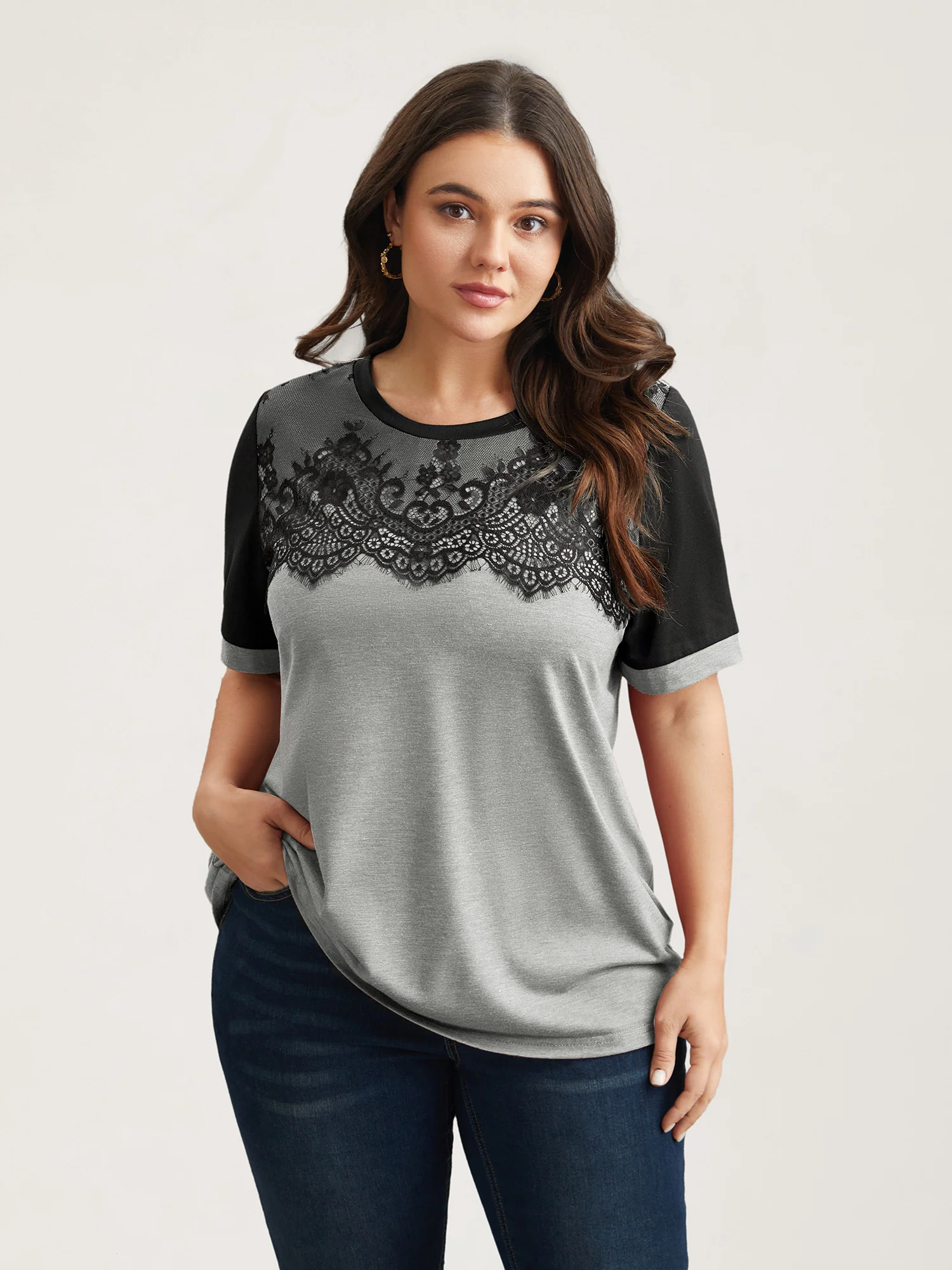 Stretchy Scalloped Lace Color Contrast T-Shirt