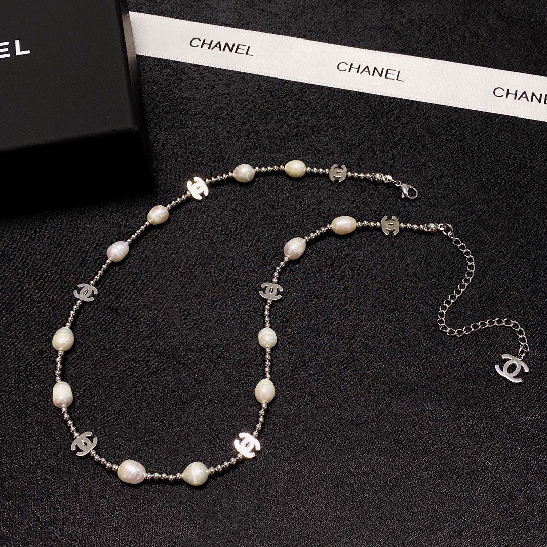 Chanel New Natural Freshwater Pearl Necklace