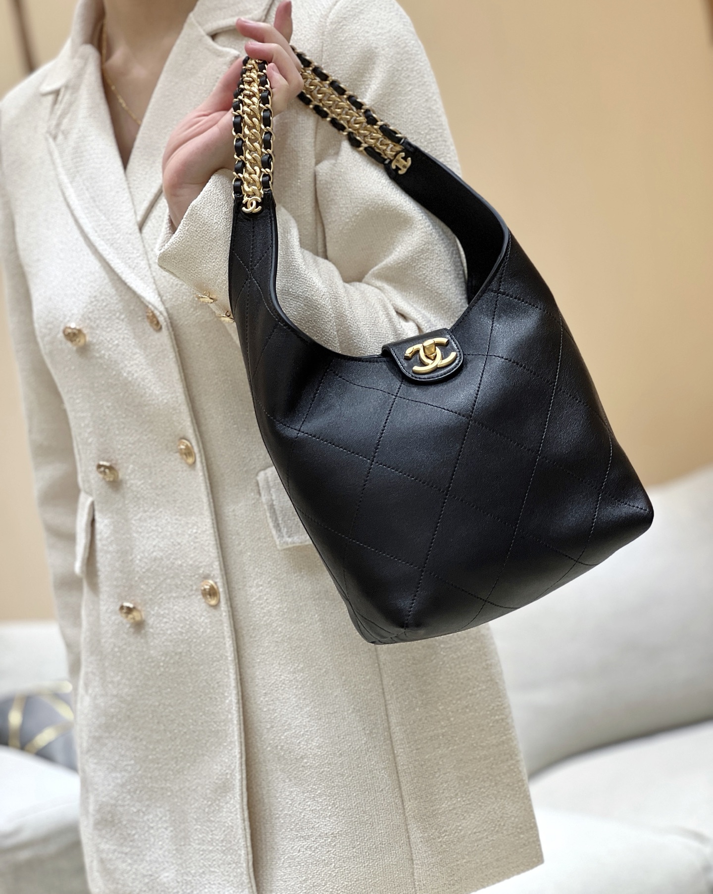 Chanel 25P Spring/Summer Preview Series Hono Hippie Bag AS5403