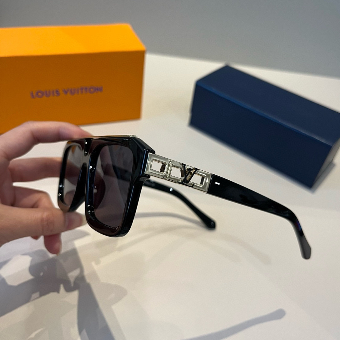 Louis Vuitton square-frame sunglasses