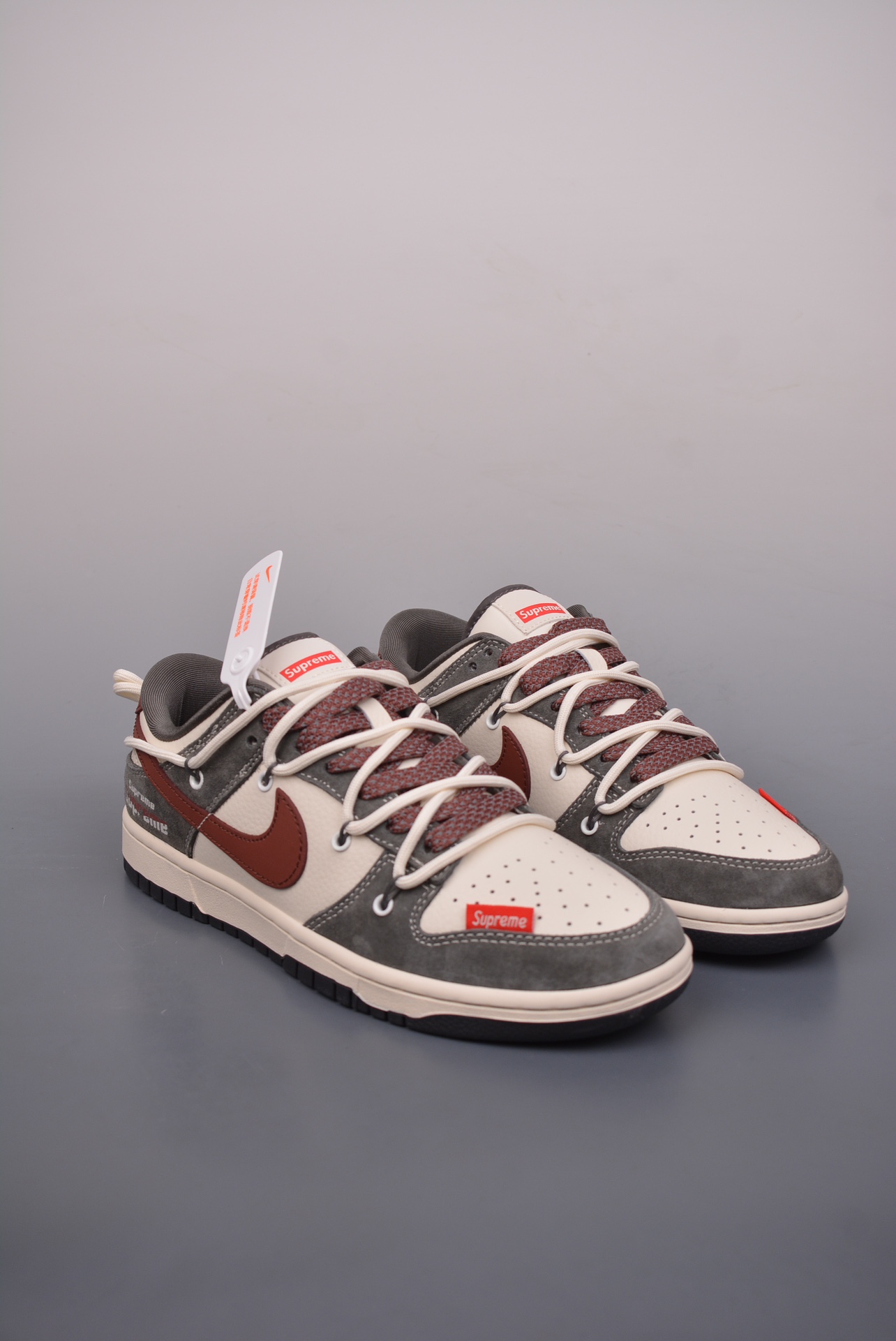 Supreme x Nike By You SB Dunk Low Retro SP Supreme Dark Grey Off-White XS1186-102