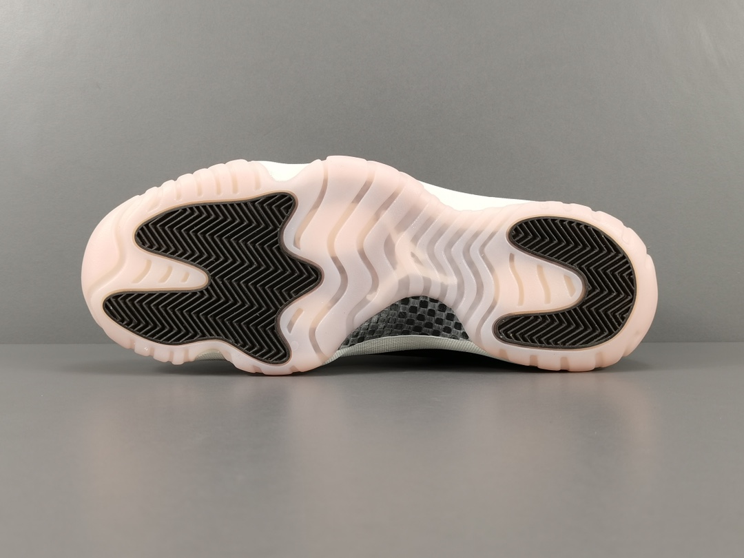 Nike Wmns Air Jordan 11 Retro HighNeapolitan  AR0715-101