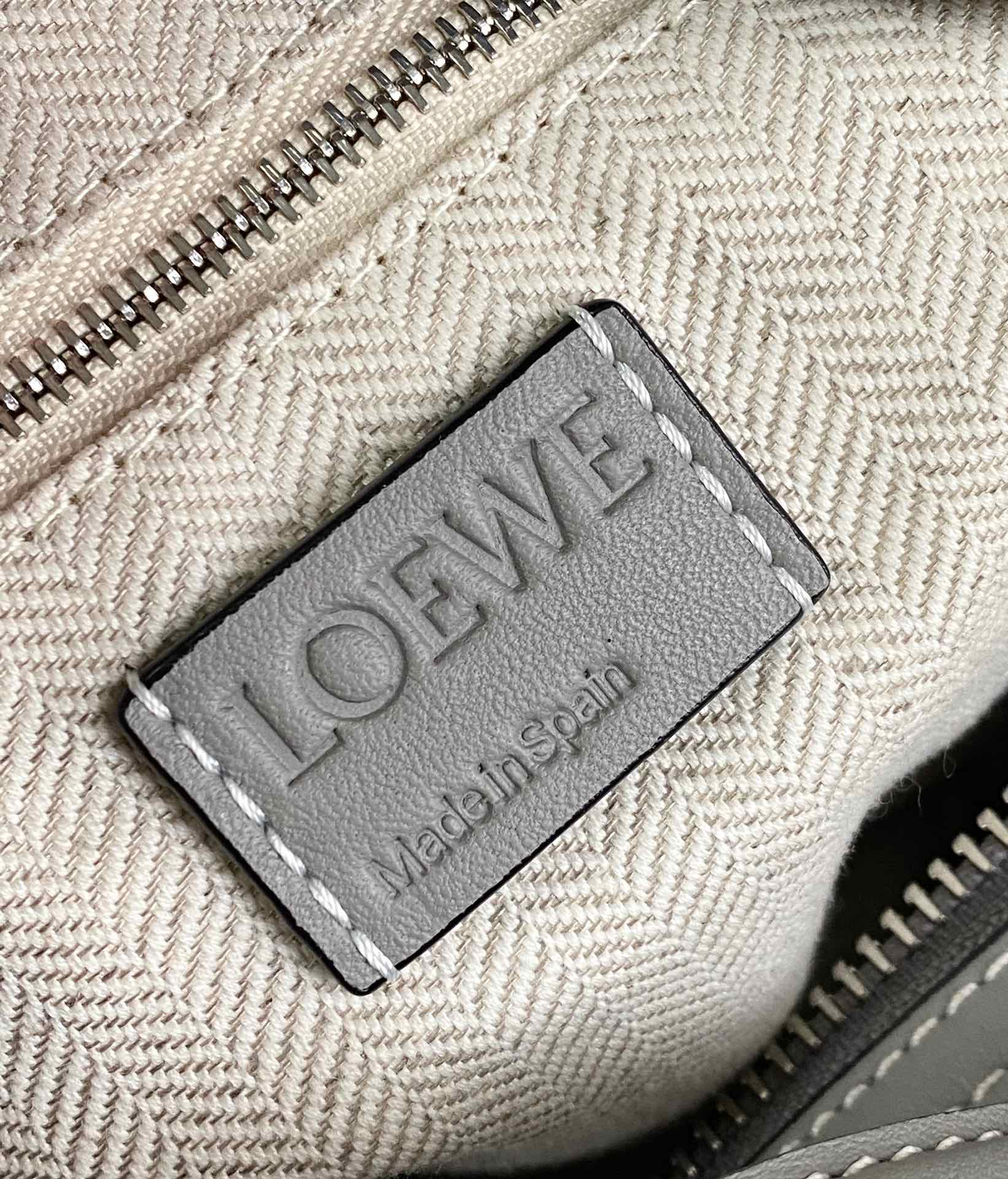 Loewe Large Elephant Bag 0537